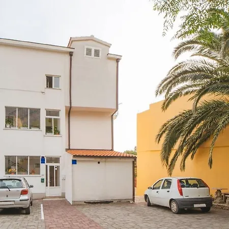 With Parking Space - 6729 * Makarska